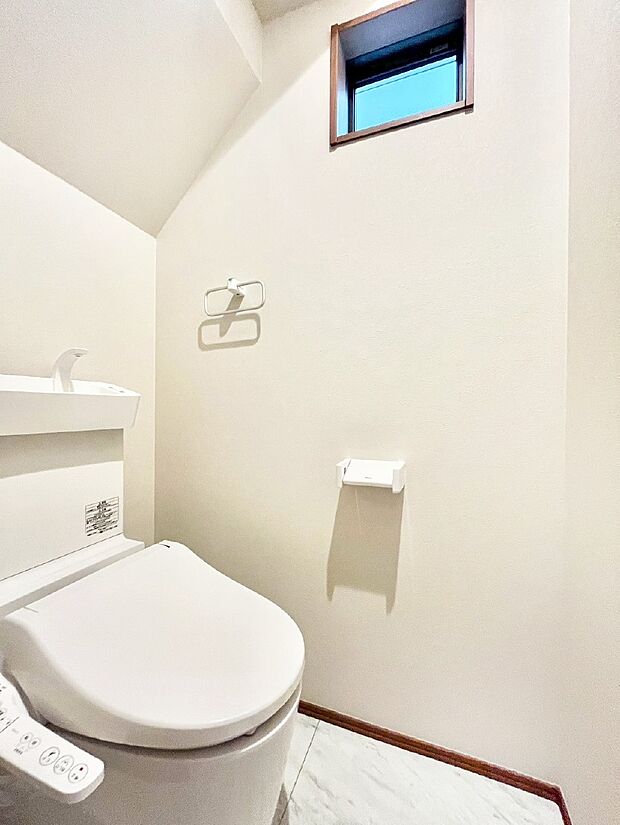 トイレは1階と2階それぞれに配置されていてとても便利です。 