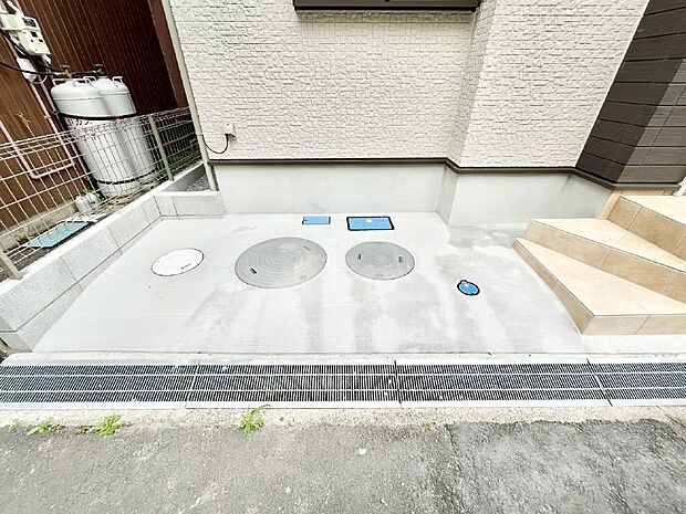 気持ちよくご家族やお客様をお出迎えしてくれる玄関アプローチ!