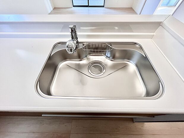 いつでも清潔なおいしいお水を。一つの水栓で水道水と浄水を使い分け。