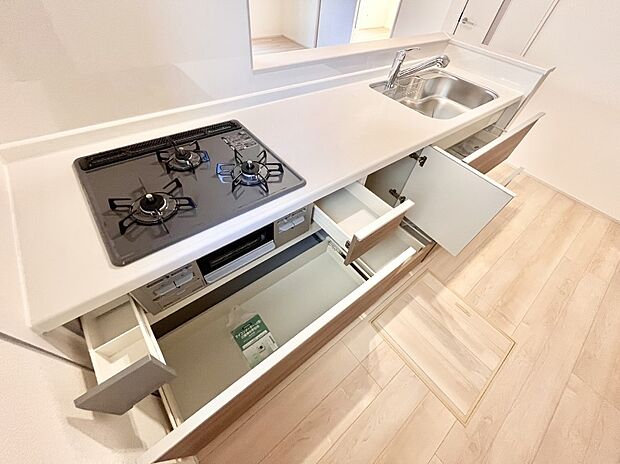 使いやすさを優先したスライド式収納タイプ！