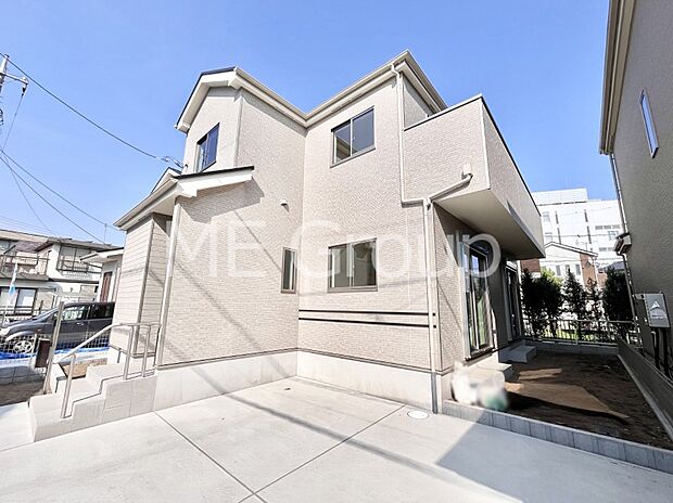 たっぷりの陽光と開放感に包まれる明るい住まい