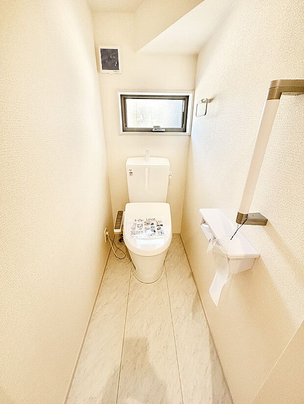 トイレは安心の2箇所！朝のバタバタも一安心です。 