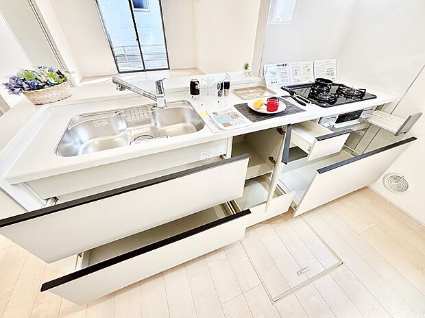 使いやすさを優先したスライド式収納タイプ！