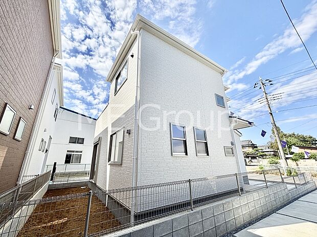 溢れる陽光でご家族の笑顔も輝く