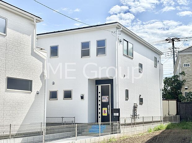 洗練された外観、上質な住空間が広がる室内は永く安心して過ごせる住居です。