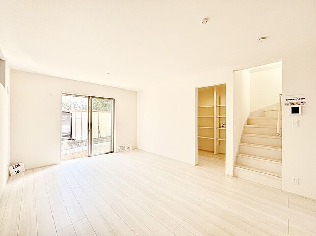 リビング階段が家族の笑顔と会話をつないでくれます