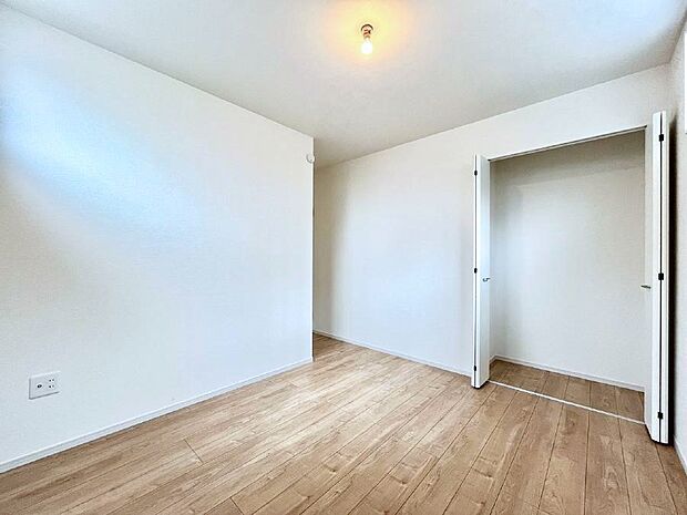 収納が充実しているので、居住スペースを広く使えます。 