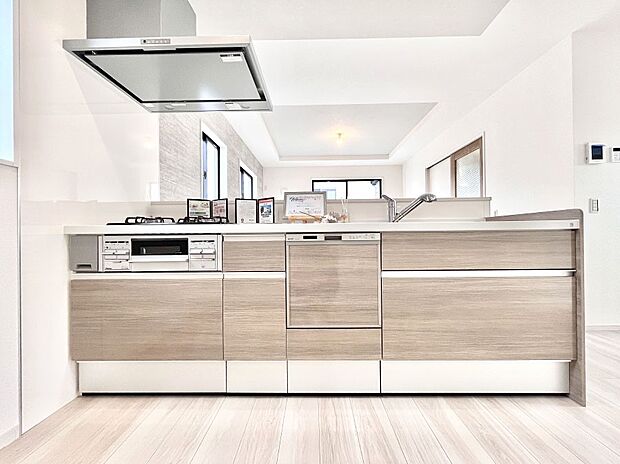 料理をしながらでもご家族との会話を楽しめる対面キッチン