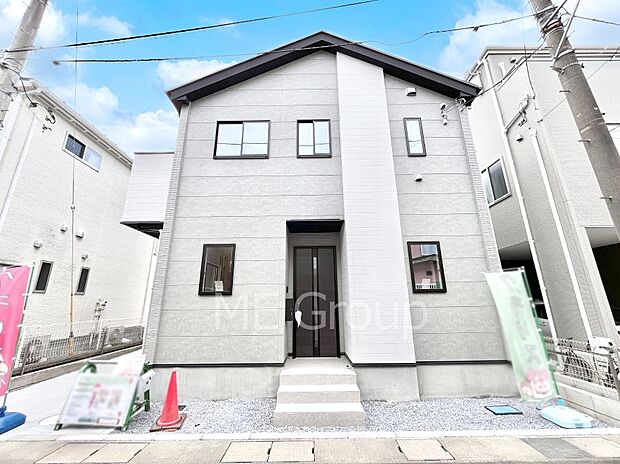 洗練された外観、上質な住空間が広がる室内は永く安心して過ごせる住居です。