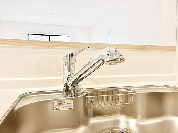 いつでも清潔なおいしいお水を。一つの水栓で水道水と浄水を使い分け。