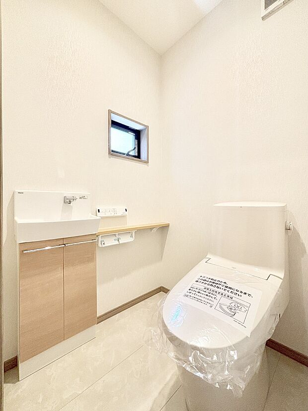 トイレは1階と2階それぞれに配置されていてとても便利です。 