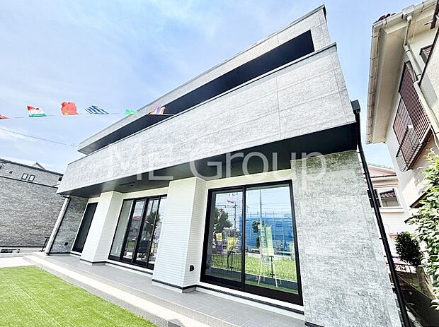 堂々完成！たっぷりの陽光と開放感に包まれる明るい住まい。 