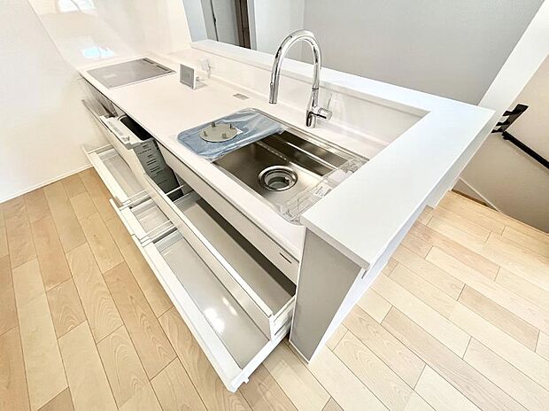 使いやすさを優先したスライド式収納タイプ！