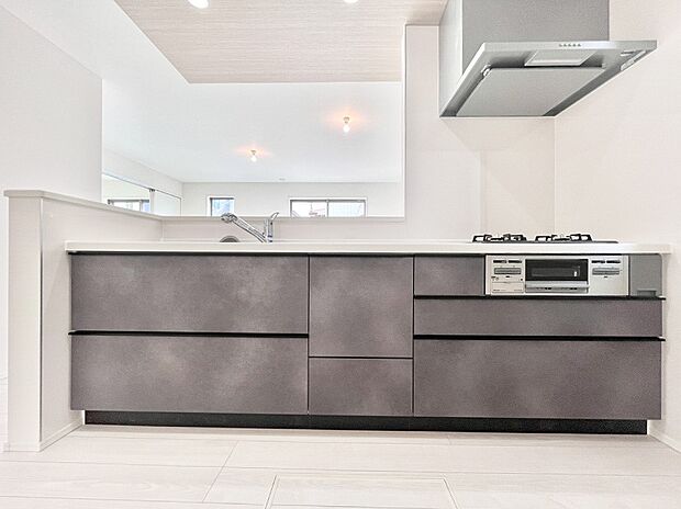 毎日使うキッチンだから、使いやすさ&お手入れのしやすさにこだわりました。