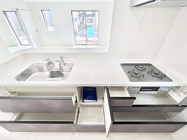 使いやすさを優先したスライド式収納タイプ!