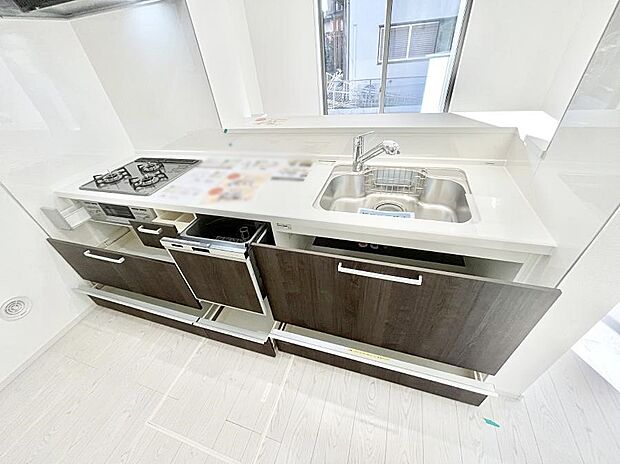 使いやすさを優先したスライド式収納タイプ！