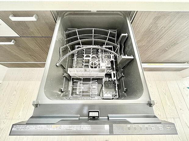 面倒なお片づけは食洗機にお任せ！家事の負担が減って、時間にも気持ちにもゆとりができます。