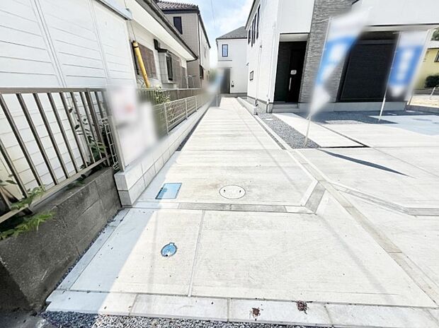 駐車2台可能!急なお客様の駐車に。また、ご家族の自転車スペースとしても大活躍。