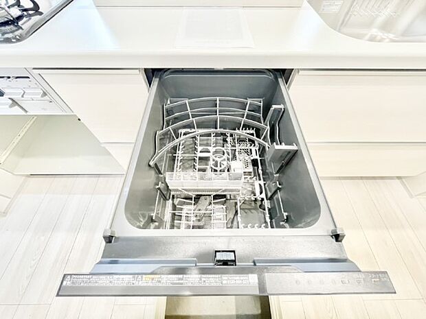 面倒なお片づけは食洗機にお任せ！家事の負担が減って、時間にも気持ちにもゆとりができます。