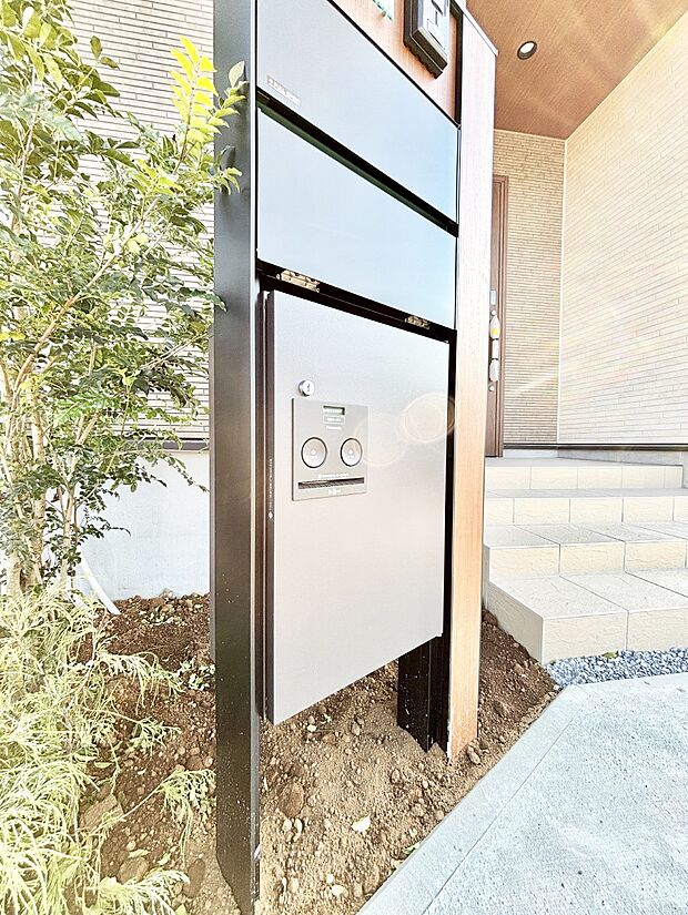 留守時の荷物の受け取りに便利な宅配ボックス