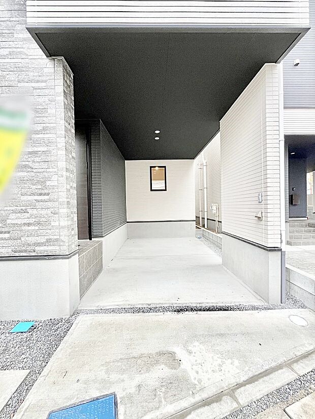 ビルトインタイプは大切なお車を傷や汚れから守ることができます。