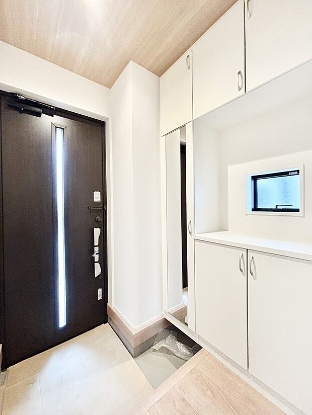 家族の帰宅やお客様をあたたかく迎える玄関