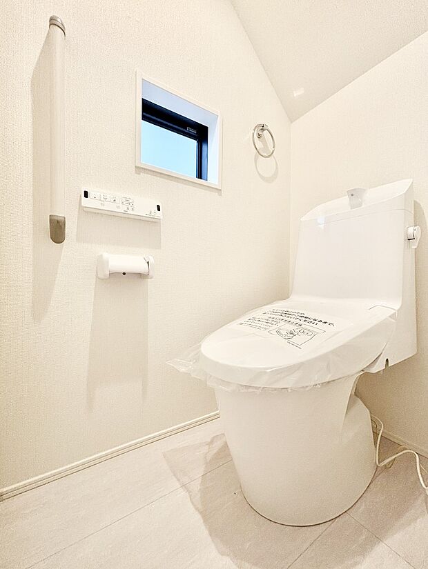 トイレは安心の2箇所！朝のバタバタも一安心です。 