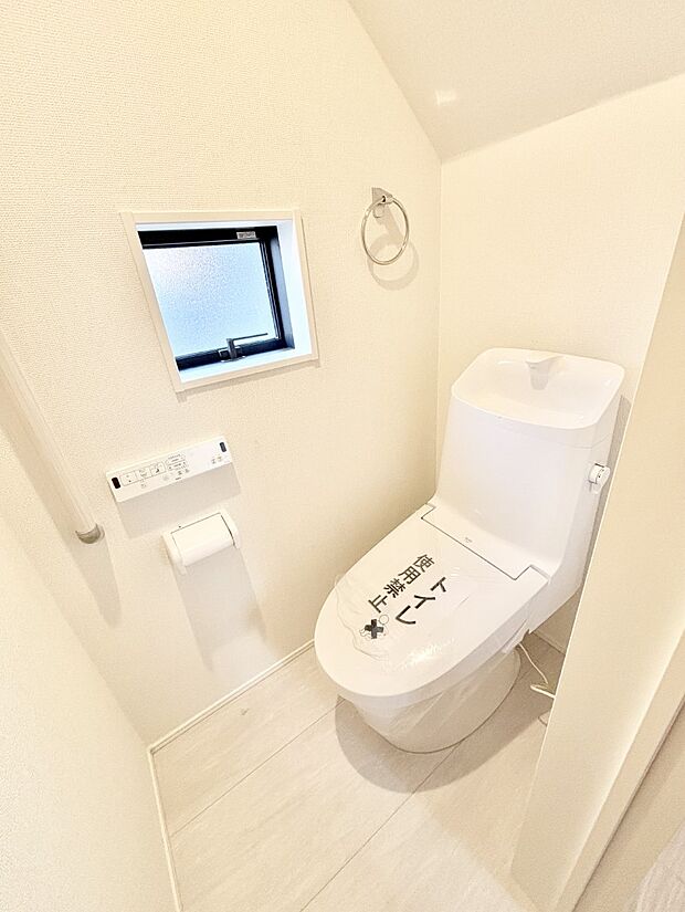 トイレは安心の2箇所!朝のバタバタも一安心です。