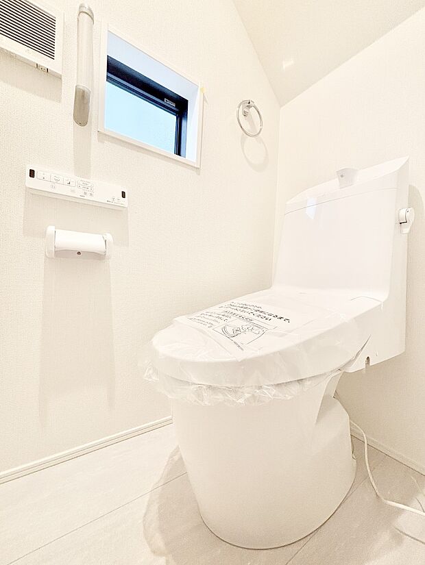 トイレは安心の2箇所!朝のバタバタも一安心です。