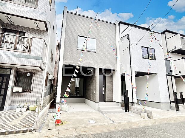 たっぷりの陽光と開放感に包まれる明るい住まい