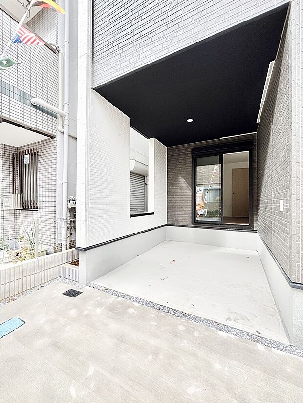 ビルトインタイプは大切なお車を傷や汚れから守ることができます。