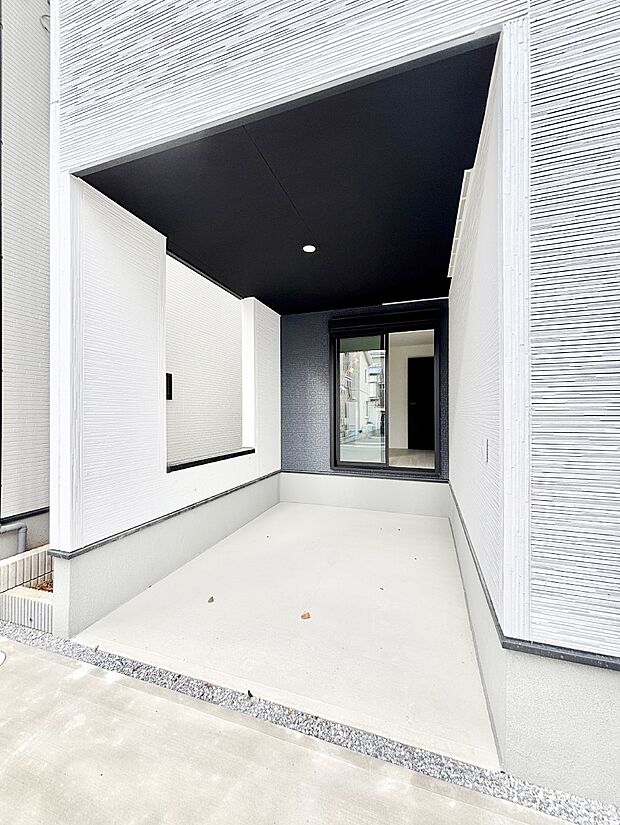 ビルトインタイプは大切なお車を傷や汚れから守ることができます。