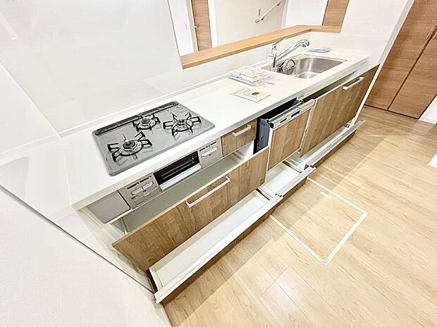 使いやすさを優先したスライド式収納タイプ!