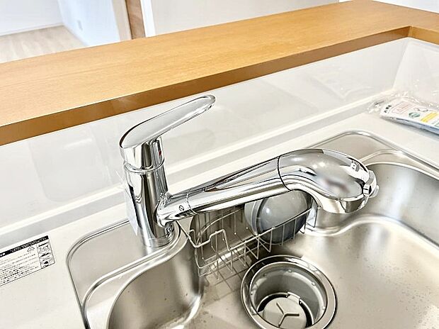 いつでも清潔なおいしいお水を。一つの水栓で水道水と浄水を使い分け。