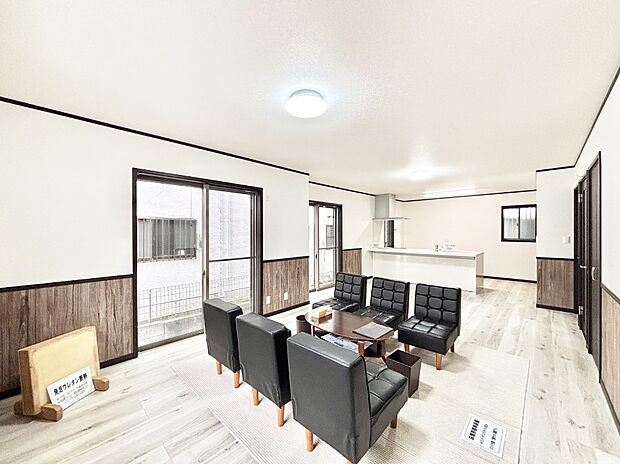 リビングには床暖房採用。ワンランク上の心地よい空間