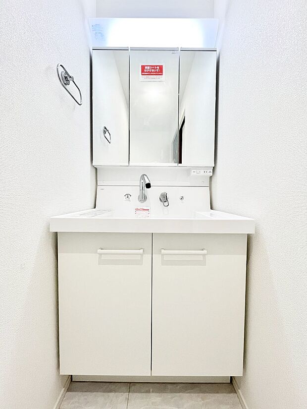 収納力と機能性に優れた洗面化粧台