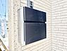 その他：シンプルデザインのポスト。