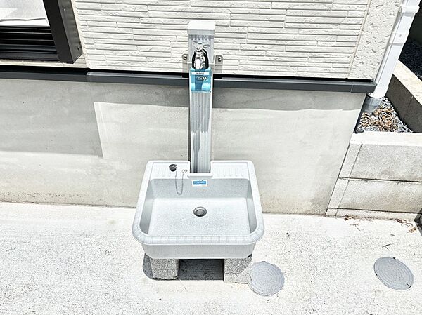 外水栓があると、庭のお手入れやちょっとした手洗い・洗車に便利です！