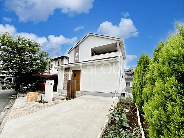 たっぷりの陽光と開放感に包まれる明るい住まい
