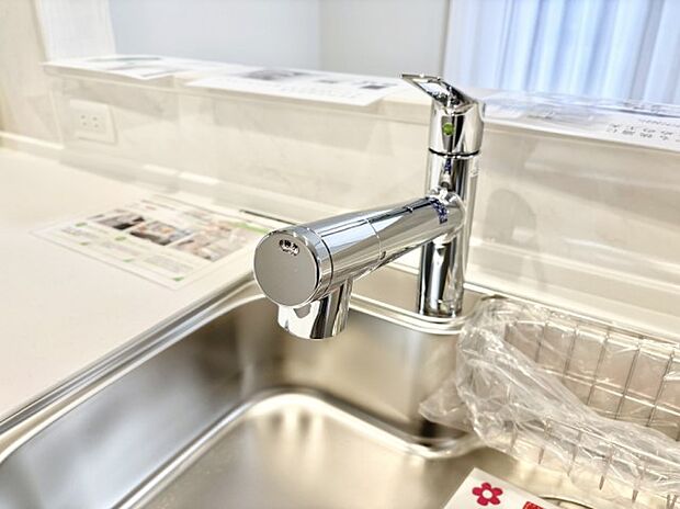 いつでも清潔なおいしいお水を。一つの水栓で水道水と浄水を使い分け。