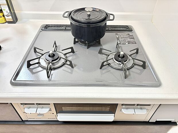 三口ガスコンロでお料理が一気にはかどりそう  　