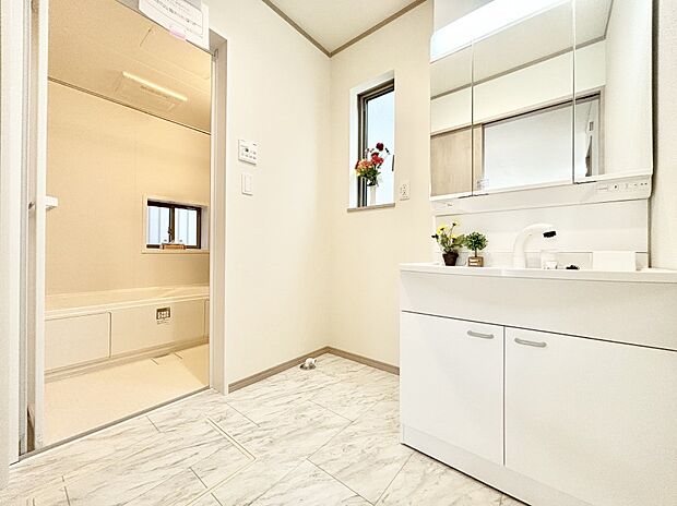 広々とゆとりのあるランドリースペース。