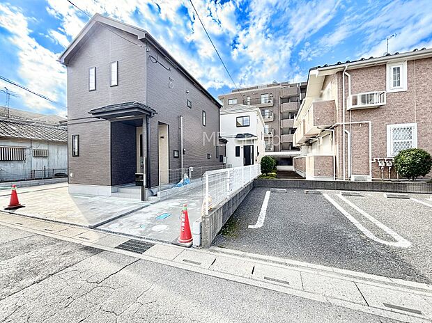 たっぷりの陽光と心地よい風が舞い込む住まい