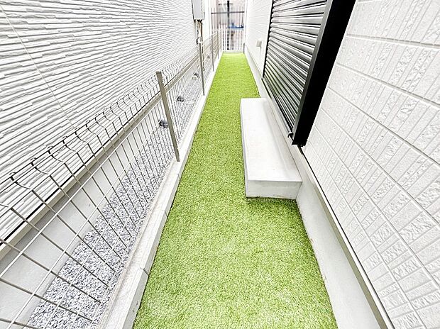 ちょっとしたスペースを設けることによって敷地にゆとりが生まれます