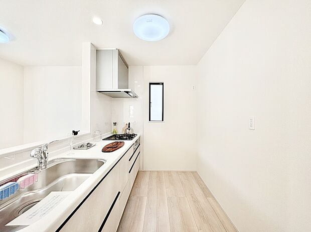 広々とした使い勝手の良いキッチンで日々のお料理も楽しくなりそう