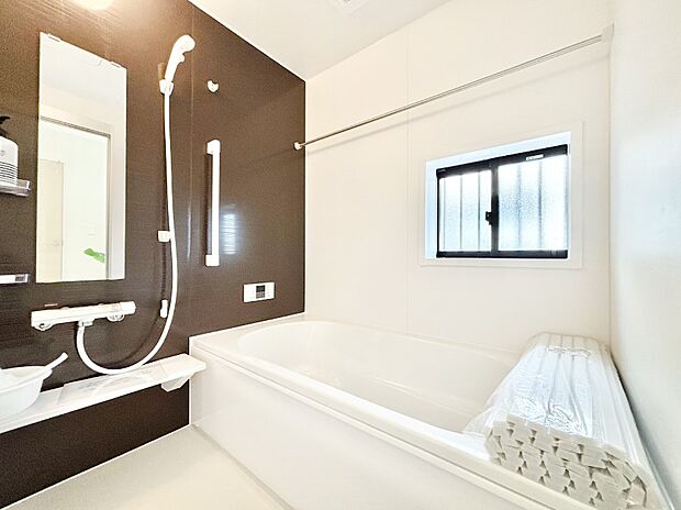 落ち着いた雰囲気でゆっくりお寛ぎいただけるバスルーム