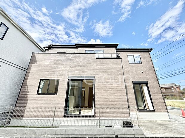 溢れる陽光でご家族の笑顔も輝く