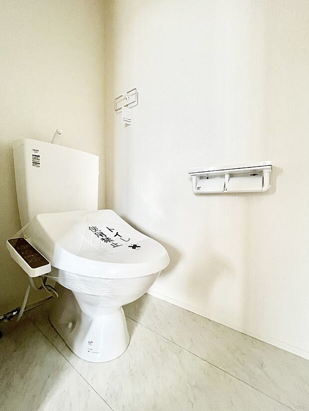 トイレは温水洗浄機能付き  