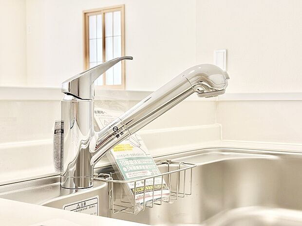 いつでも清潔なおいしいお水を。一つの水栓で水道水と浄水を使い分け。