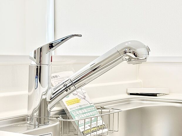 いつでも清潔なおいしいお水を。一つの水栓で水道水と浄水を使い分け。